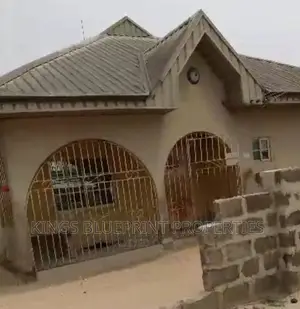 2bdrm Bungalow in Okuokoko, Warri for sale