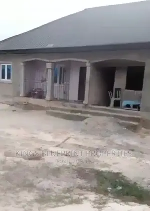 3bdrm Bungalow in Ughoton, Warri for sale