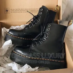 ORIGINAL Dr Martens 1460 Smooth Leather Lace Up Boot