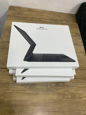 Apple iPad Pro 12.9 Inches Magic Keyboard