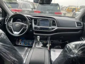 Toyota Highlander 2016 Silver