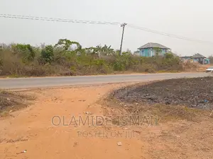 Ibadan Road Side 1 1⁄2acre(9plots), Ife