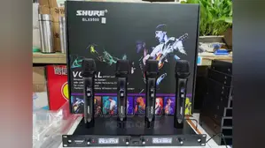 Shure BLX-9500 Professional 4 in 1 Wireless Microphones