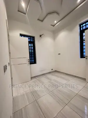 Furnished 2bdrm Block of Flats in Surulere for rent