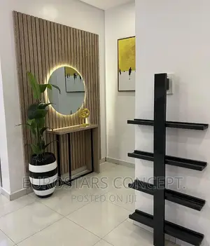 Round Shape Luxury Mirror With LED Lights