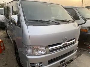 Toyota HiAce 2012 Silver