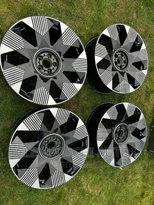 High Quality Certified Alloyed Rim Rolls-Royce Phantom 2023