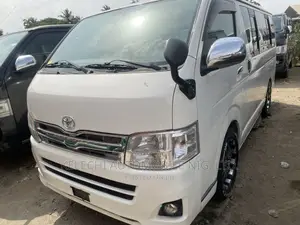 Toyota HiAce 2012 White