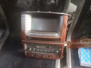 Toyota Land Cruiser 2003-2008 Navigation Screen and Radio
