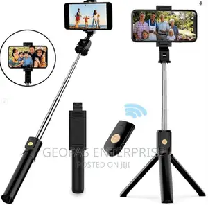 Foldable Bluetooth Remote Selfie Stick With Selfie Light