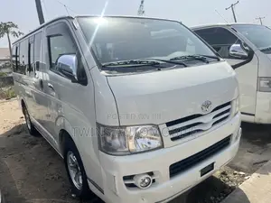 Toyota HiAce 2013 White