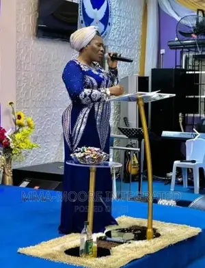 Imported Single Pole Pulpit With Side Stool