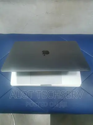 Laptop Apple MacBook Pro 2017 16GB Intel Core I7 SSD 512GB