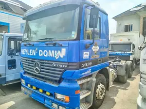Mercedes Actros 3335 Tractor Head