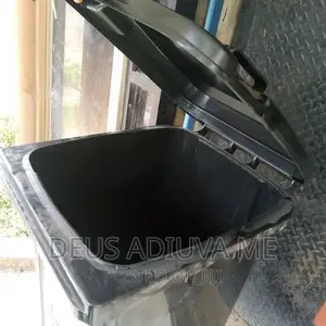 Black Waste Bin With Tire Tyre