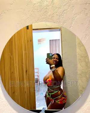 Round Shape Luxury Mirror With LED Lights