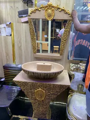 Executive Royal Gold Standing Basin With Mirror