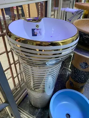 Smooth Skin Wash Hand Basin Gold and White