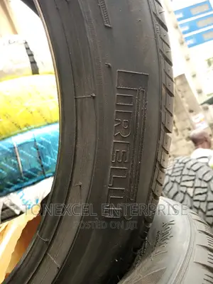 Pirelli 275/40/19 Made in Italy . 18months Warranty