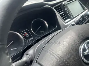 Toyota Highlander 2016 Red