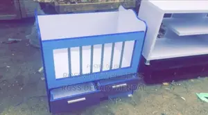Highquality Baby Cot / Kiddies Cot