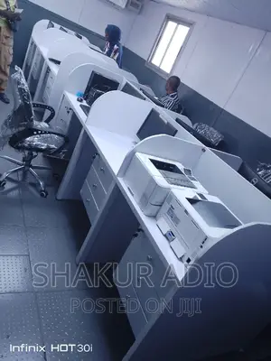 Quality Workstation by 6 People