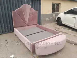 4.5 Ft by 6ft Bedframe
