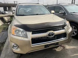 Toyota RAV4 2.5 Limited 2010 Gold