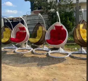 Rattan Garden Swing for Pool and Relaxation