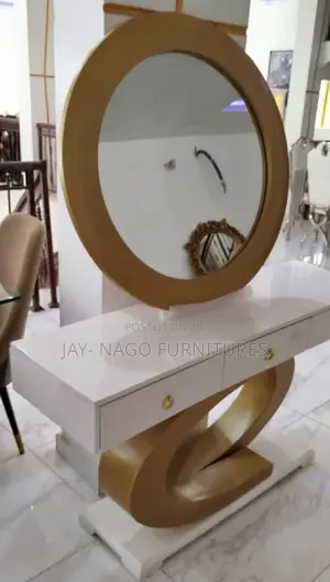 Executive Highly Quality Standard Console Mirror With Table