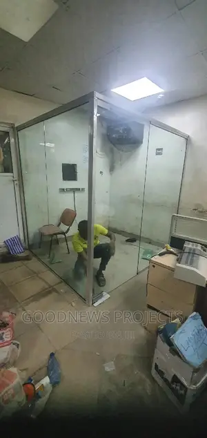 Frameless Tempered Glass Partitioning