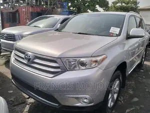 Toyota Highlander Limited 3.5l 4WD 2013 Silver