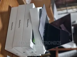 Laptop Apple MacBook Pro 2020 32GB Intel Core I7 SSD 512GB