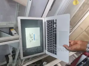 Laptop Apple MacBook Air 2017 8GB Intel Core I5 SSD 256GB