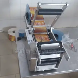 Semi Automatic Round Bottle Labelling Machine