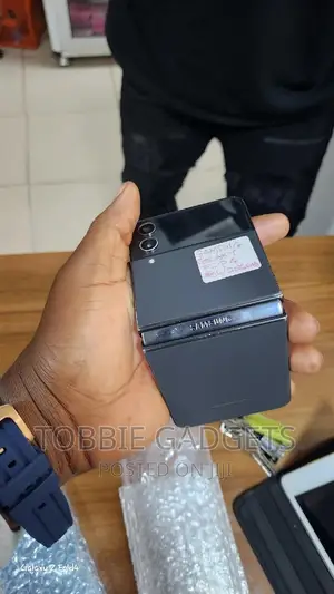 Samsung Galaxy Z Flip4 256 GB Black