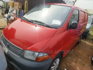 Toyota HiAce 2002 Red