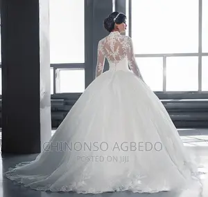 Luxurious Beautiful Wedding Gown Complete Set