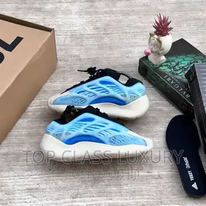 Original Yeezy 700 V3 ‘Arzareth’ Glow Unisex