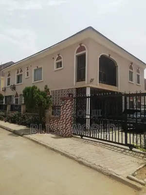 4bdrm Duplex in Utako for sale