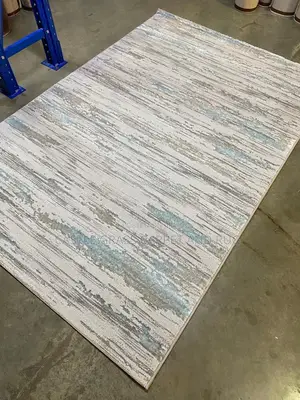 Quality Turkish Center Rugs Available in 5by7
