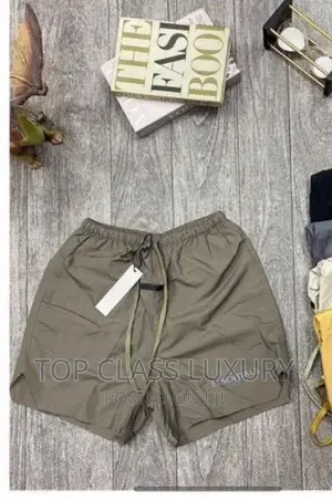 Essential Luxury Short Unisex
