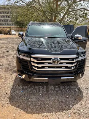 2022 New Face Landcruiser Available for Hire