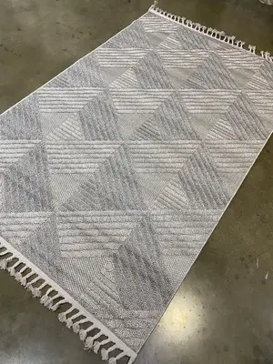 Quality Center Rugs Available in 4by6 Also 5by7 and 7by10