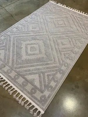 Center Rugs Available in 4by6 Also 5by7 and 7by10