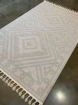 Center Rugs Available in 5by7 Also 4by6 and 7by10