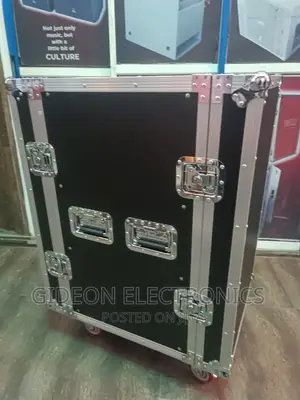 18unit Amplifier Rack.