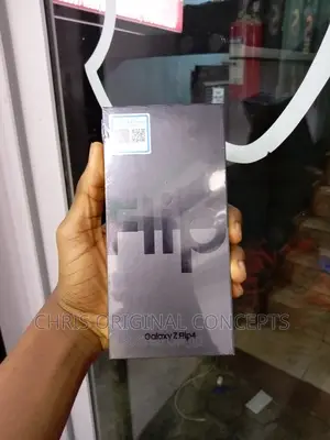 New Samsung Galaxy Z Flip4 128 GB Black
