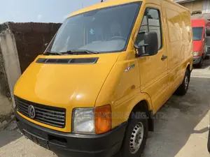 Volkswagen Transporter 2002 Yellow