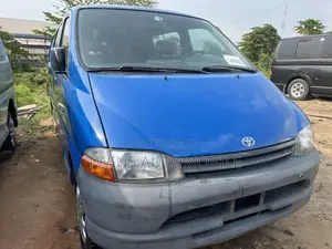 Toyota HiAce 2005 Blue